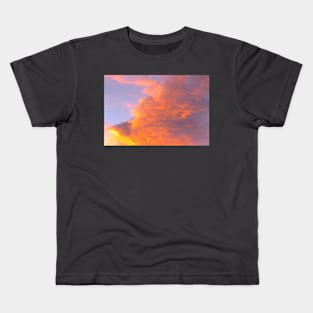 beautiful vibrant sky - sunset & clouds Kids T-Shirt